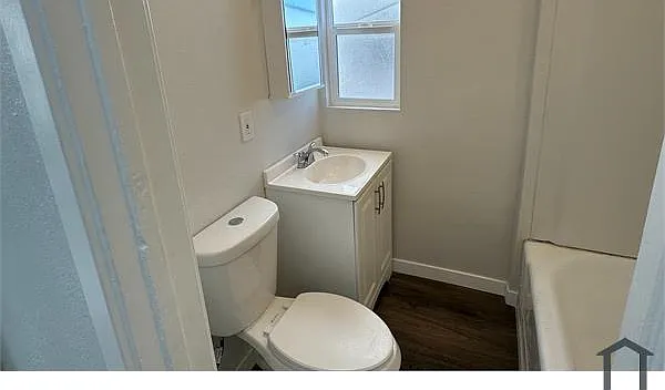 3916 S Normandie Ave — Photo 6