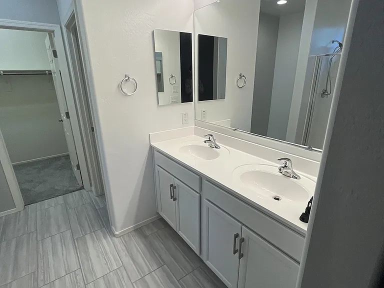 21013 W Almeria Rd — Photo 13