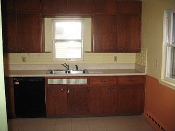 3rd image of 2708 Theresa Ave