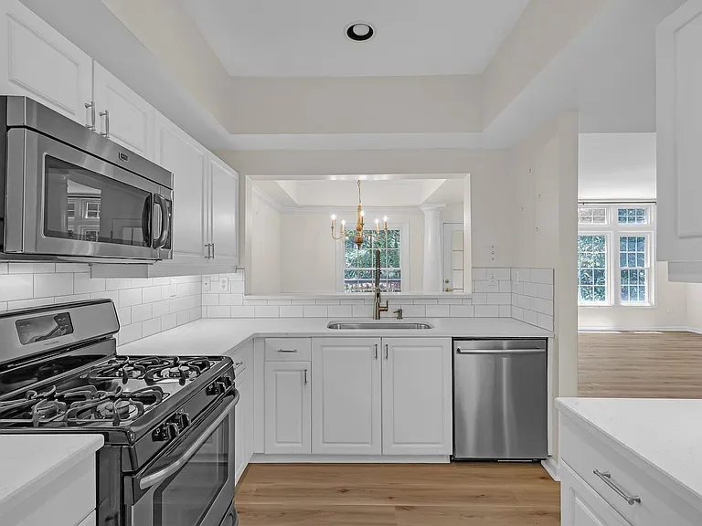 3636 Habersham Rd NW #2107 — Photo 9