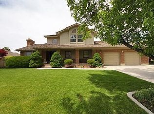 8044 S Danish Oaks Dr, Cottonwood Heights, UT 84093
