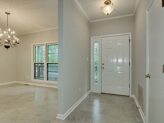 4th image of 4567 Silver Lake Dr