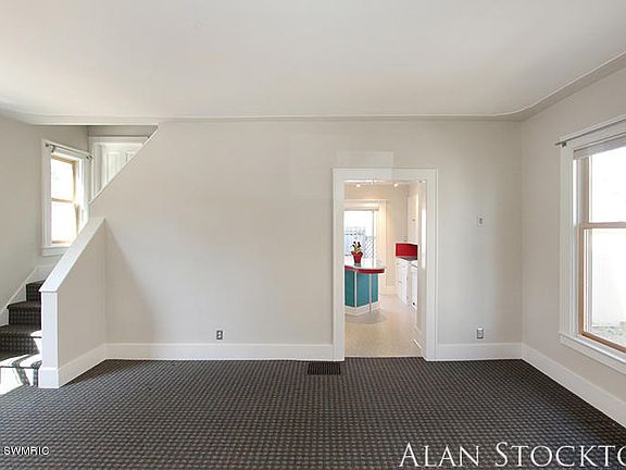 4th image of 343 Norwood Ave SE