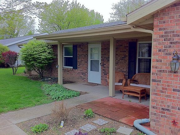 5th image of 2108 W Village Dr