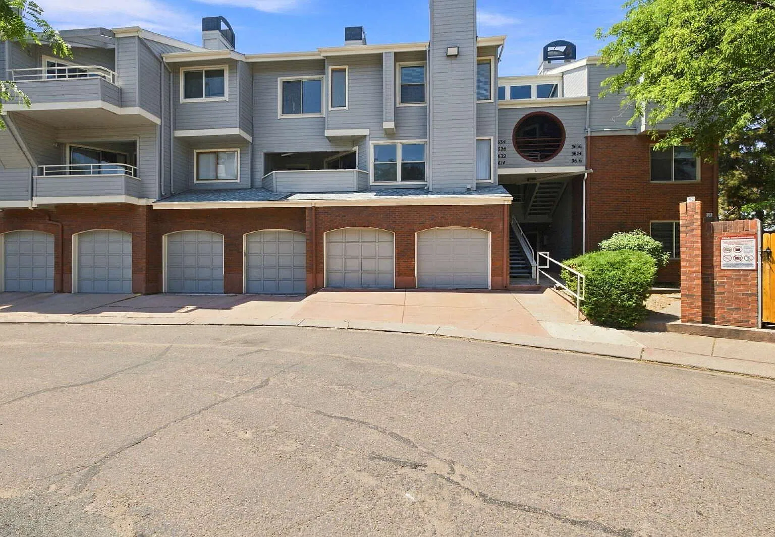 2 bed, 1.5 bath, 1035 sqft, $1,200 — Photo 1