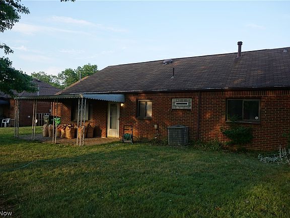 3rd image of 640 Hemlock Dr