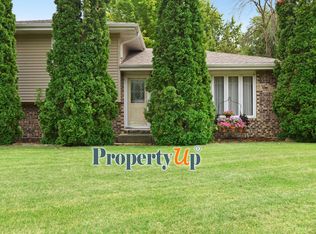 3N645 Kenwood Ave, West Chicago, IL 60185