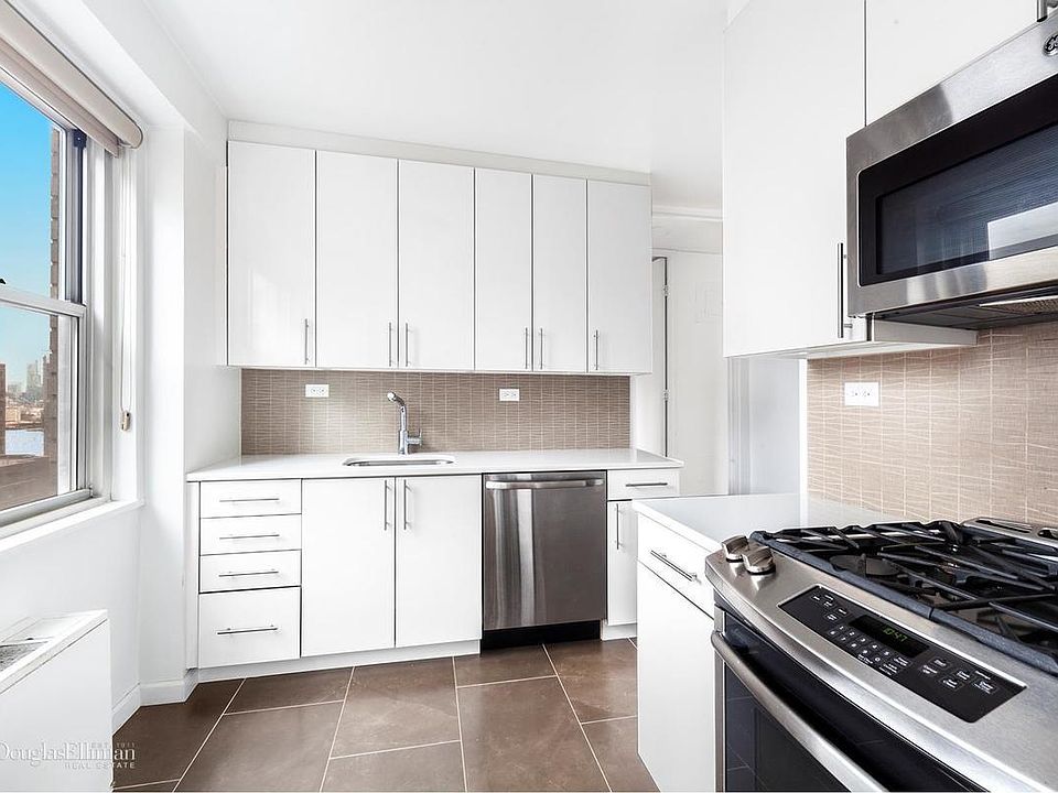 1st image of 300 E 40th St APT 25T