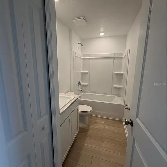6468 Domizio Dr — Photo 24
