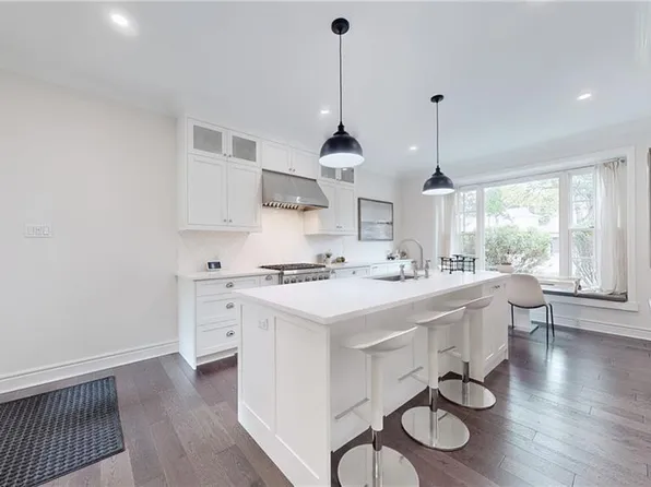 2345 Cavendish Dr, Burlington, ON L7P 3B5