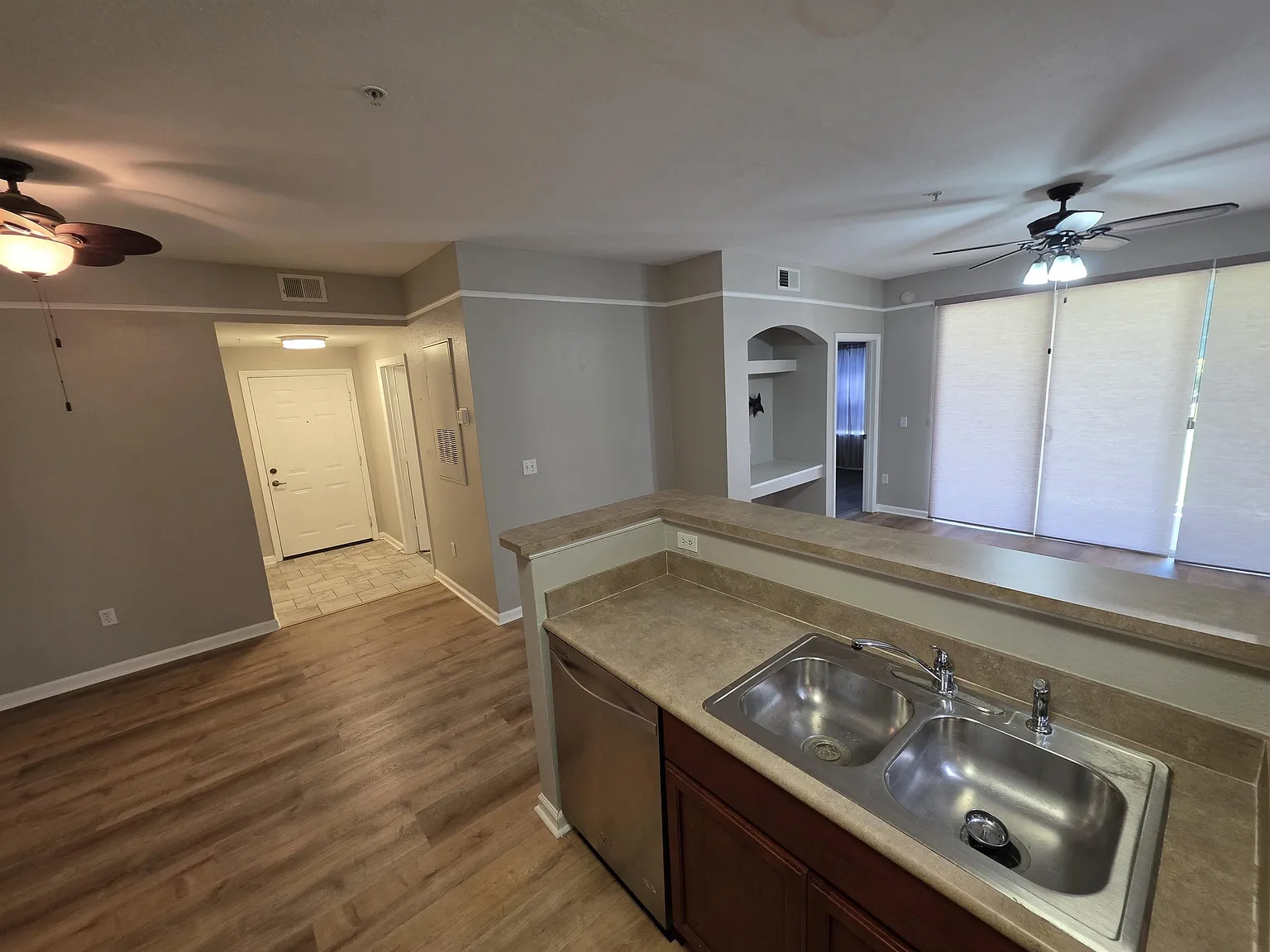 1 bed, 1.0 bath, 829 sqft, $1,399 — Photo 4