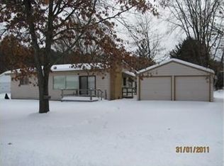 6150 E Lakeshore Dr, Newaygo, MI 49337