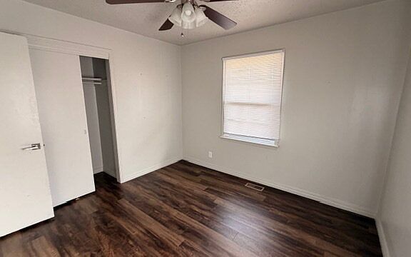 5th image of 1425 N Sterling Ave