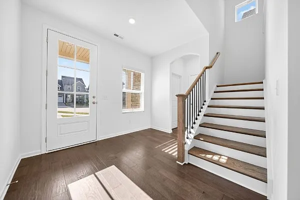 124 Limbury Ct — Photo 5