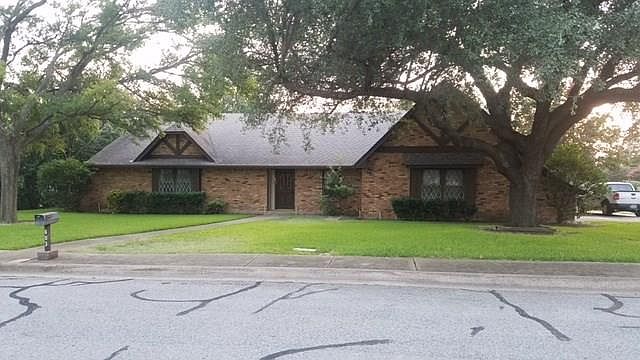 1st image of 603 Oxford Dr