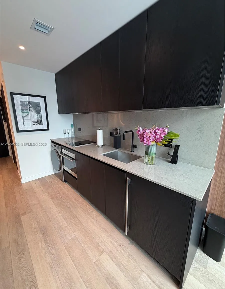E11even Club Residences — Photo 3