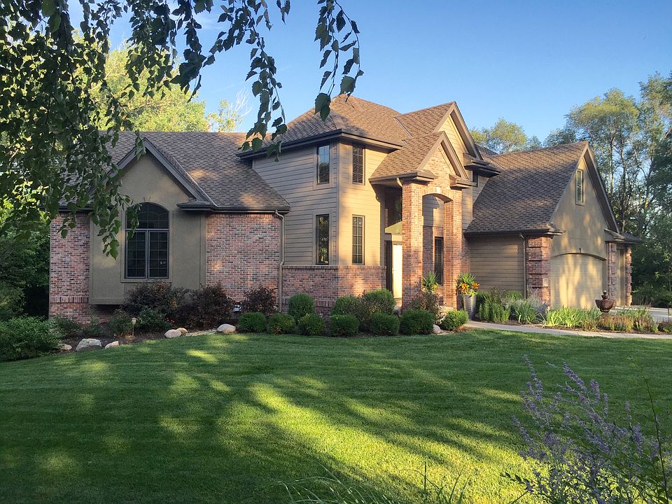 1 acre Estate Lot
