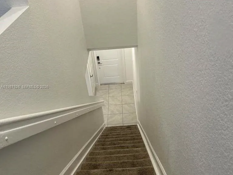 803 SW 11th Way — Photo 9