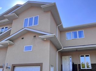 211 20th St W #2, Prince Albert, SK S6V4G5