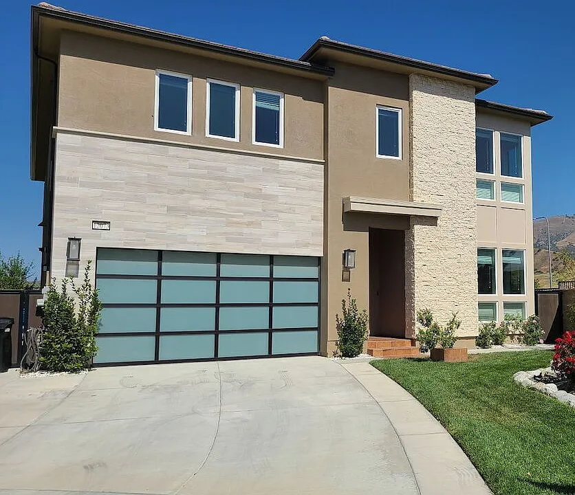 12073 Carabela Ct