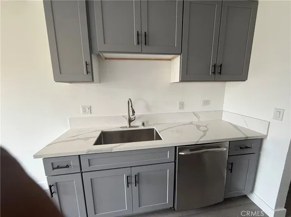 700 W La Veta Ave Unit E4, Orange, CA 92868