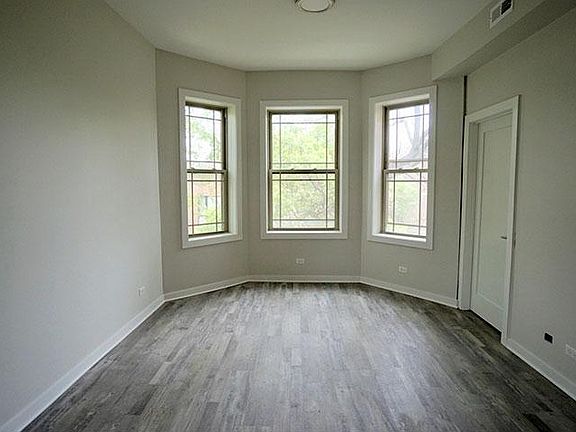 5th image of 2211 N Campbell Ave APT 2R