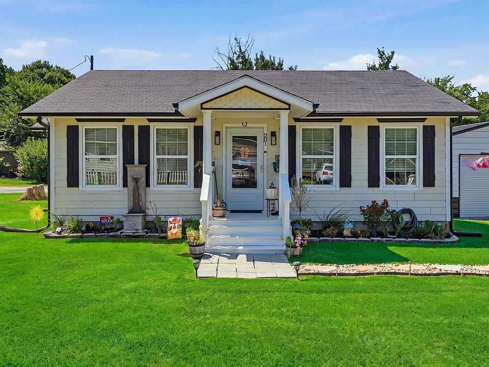 1st image of 201 Spring Valley Cir