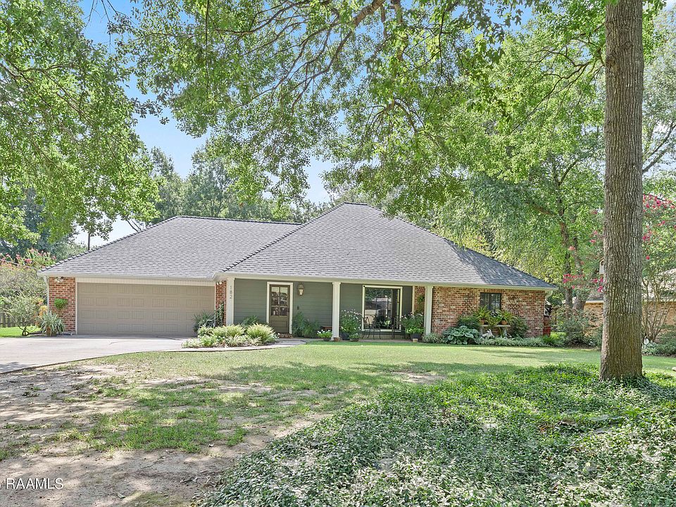 1st image of 182 Wisteria Dr