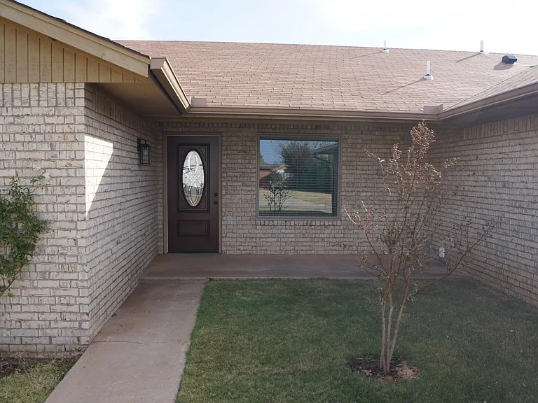616 Taft St — Photo 2