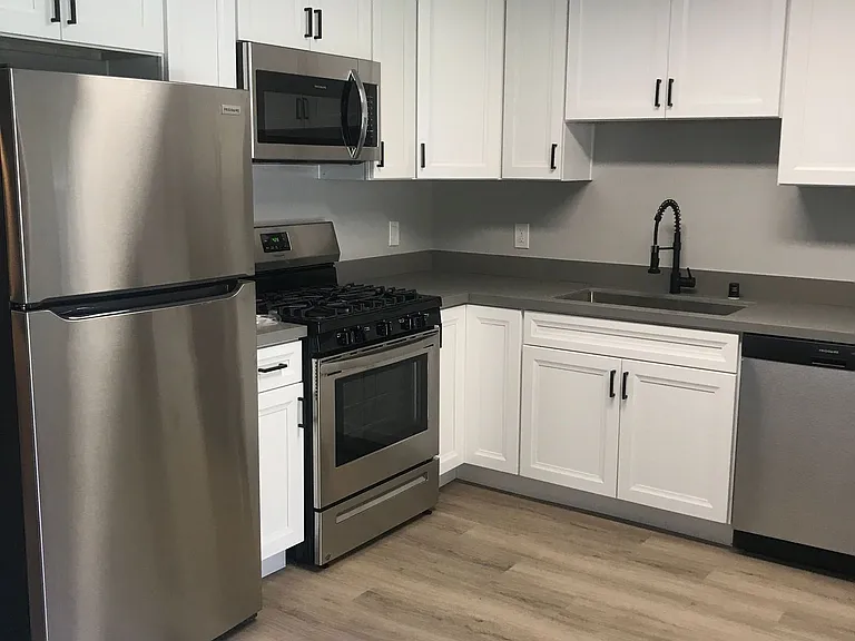 Katz - 945 Pine — Photo 8
