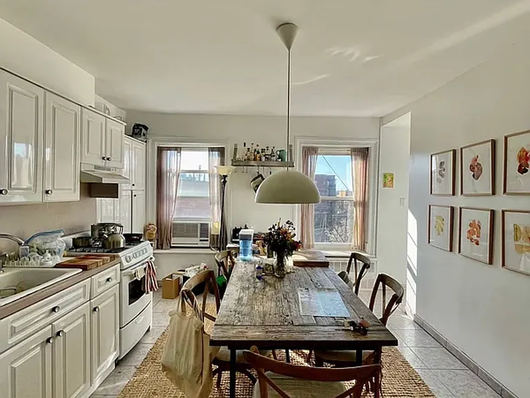 604 Henry St #TOP — Photo 1