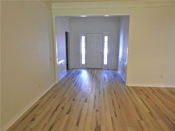 3rd image of 513 Wexford Dr