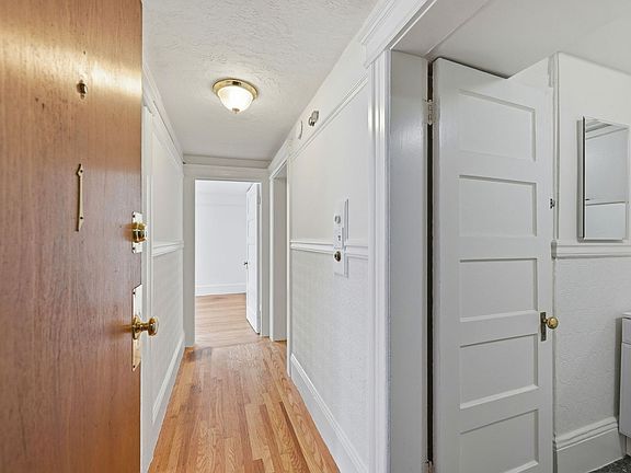 3rd image of 1296 Haight St #1