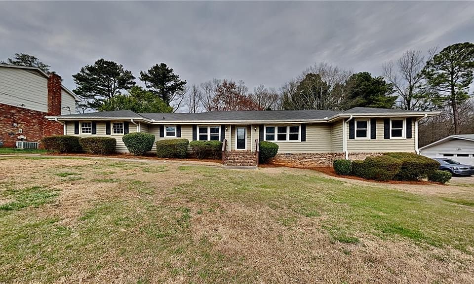 1st image of 2672 Club Forest Dr