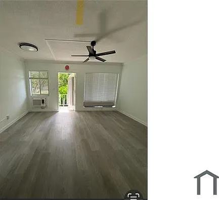 1524 SE 2nd St #7 — Photo 2