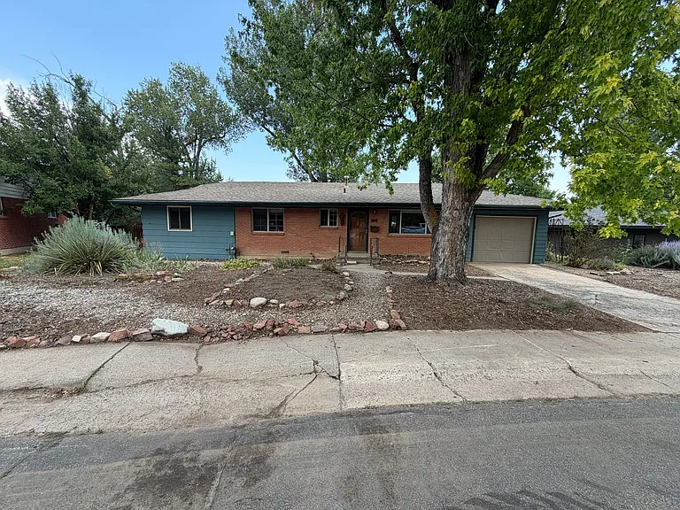 2708 Delwood Ave — Photo 1