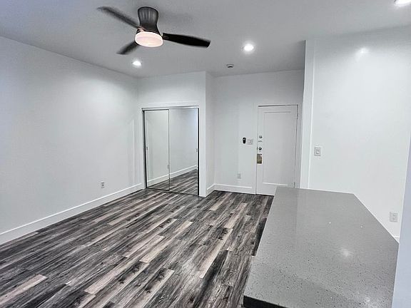 4th image of 660 S Cloverdale Ave #105