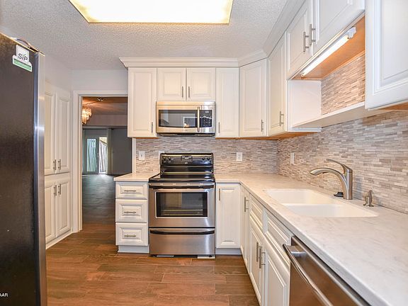 4th image of 525 N Halifax Ave APT 3
