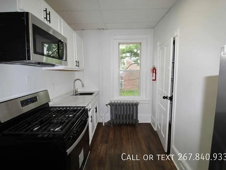 2119-2121 W 3rd St #2 — Photo 12