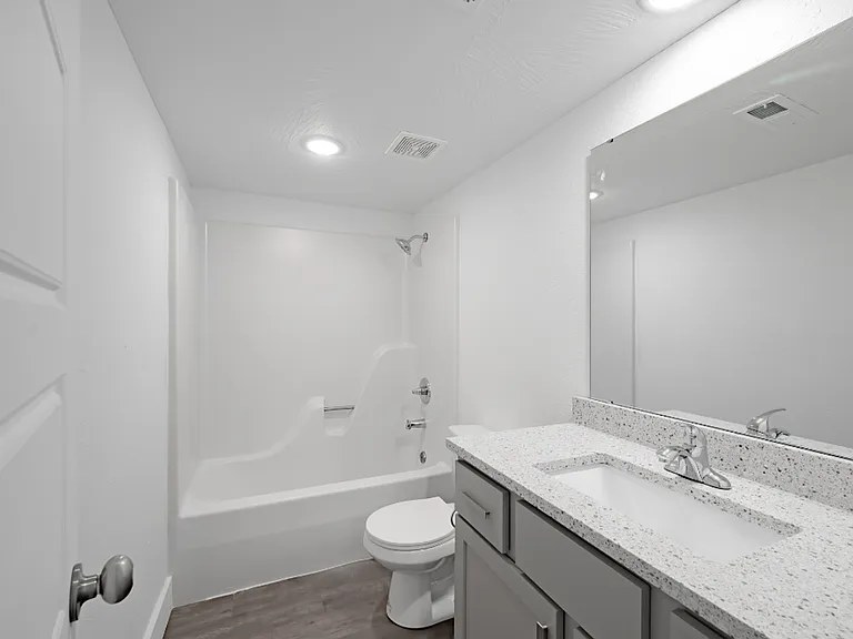 Montclair Point Condominiums — Photo 7