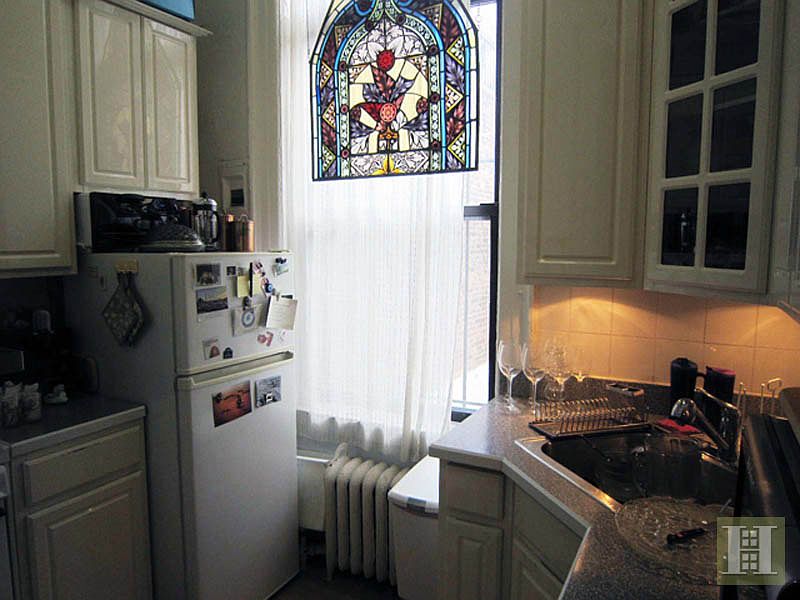 2nd image of 226 Henry St APT 2B