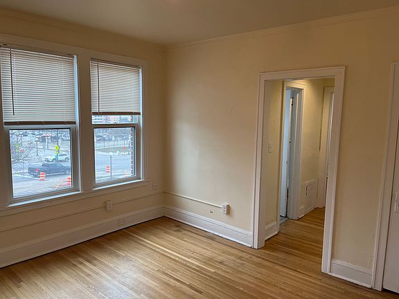 4th image of 170 Summit Ave APT 9