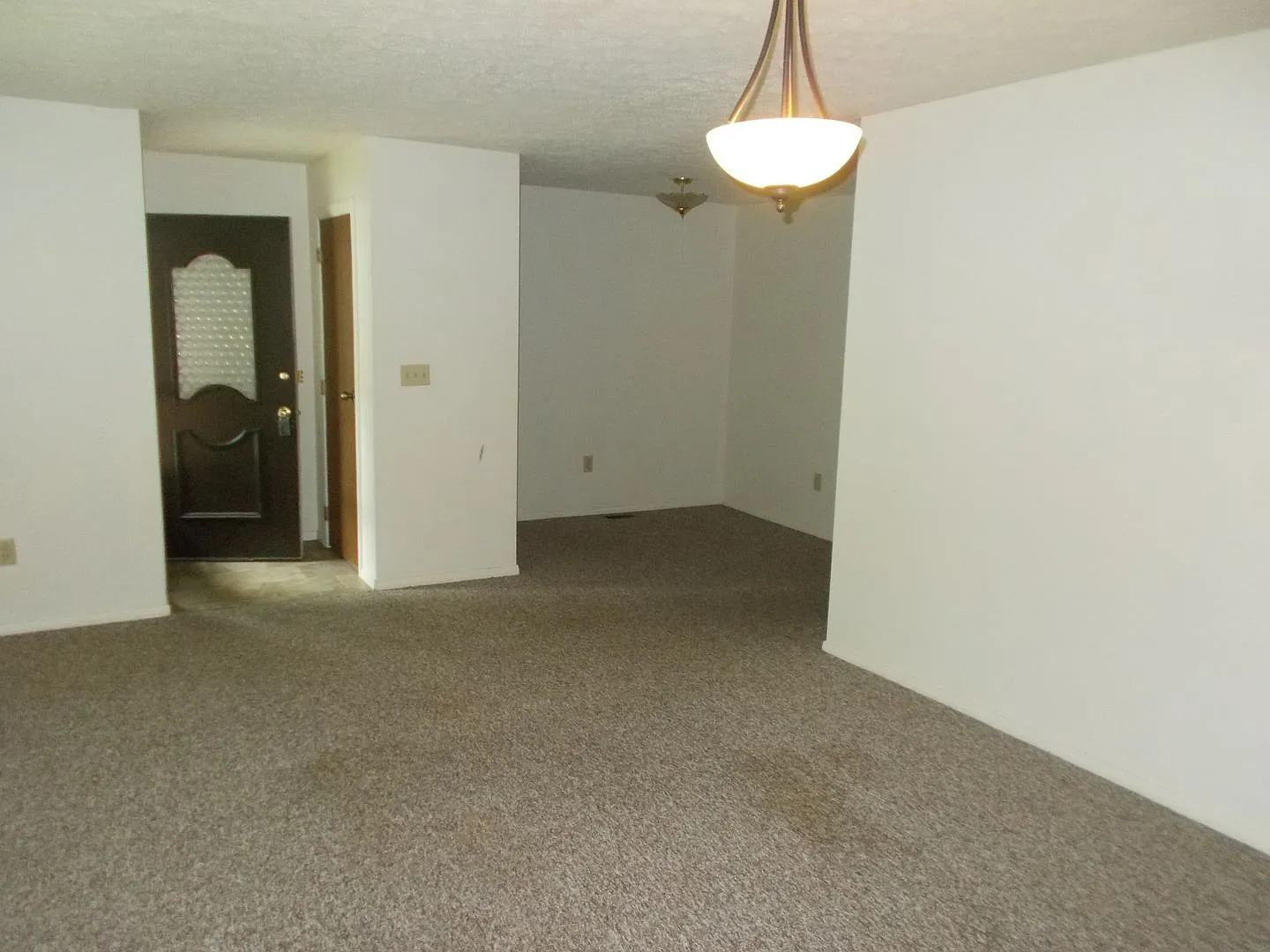 Beautiful Condo In East Richmond — Photo 4