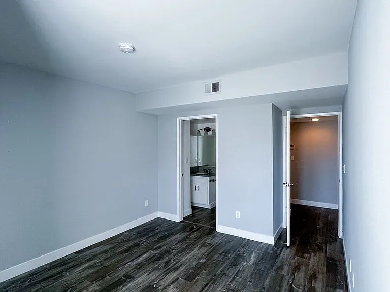 9939 Topanga Canyon Blvd — Photo 22