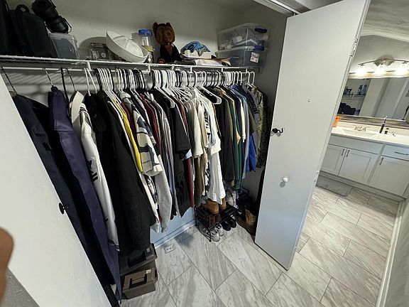 3rd image of 405 Poplar Hall Cir