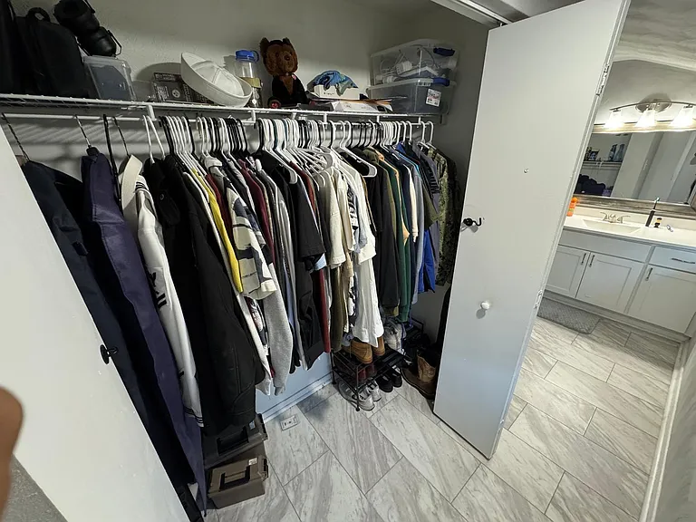 405 Poplar Hall Cir — Photo 3