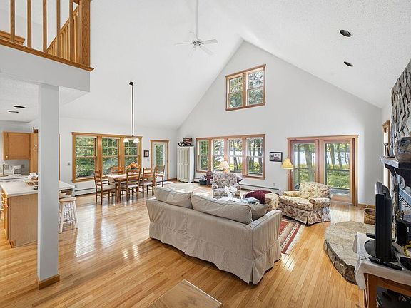 5th image of 84 Pride Avenue