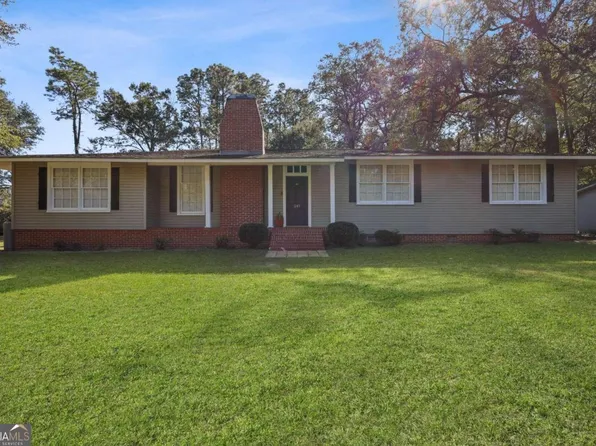597 S 6th St, Jesup, GA 31545