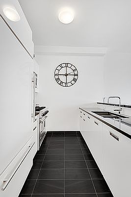 1st image of 4630 Center Blvd APT 1007