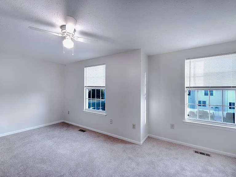 1018 Pirates Ct — Photo 13